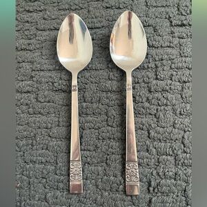 Rebacraft Stainless Japan Reed Barton Medley Floral 82351 Soup spoons (2)